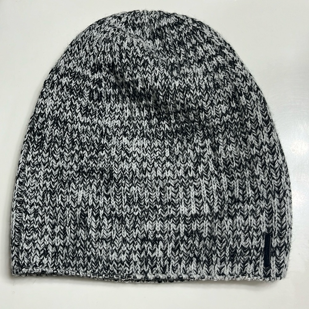 Love Your Melon 100% Cashmere Beanie￼